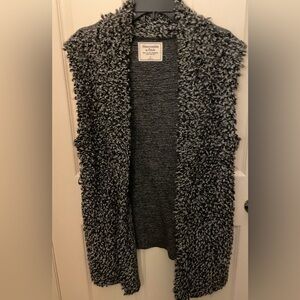 Abercrombie & Fitch Gray Textured Knit Vest